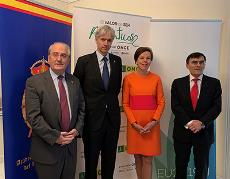 Altos representantes de la diplomacia europea y de América Latina.jpg