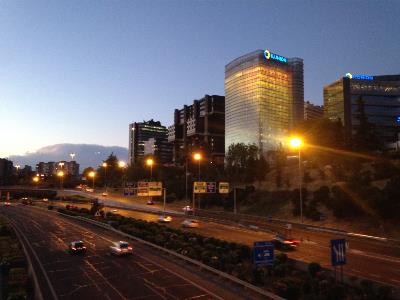 Vista nocturna de Torre ILUNION.JPG