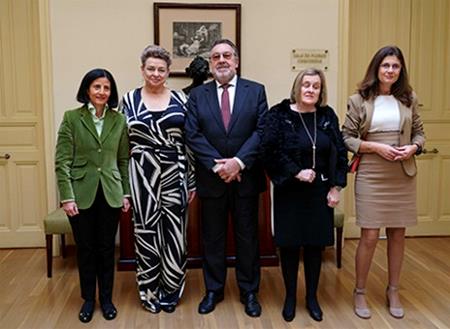 Foto de familia tras la visita de la primera dama de Guatemala al Grupo Social ONCE.jpg