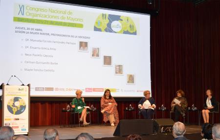 Manoli Carrión en su intervención en el Congreso Nacional de Organizaciones de Mayores