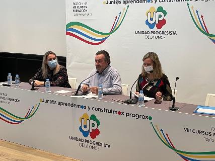 Mesa presidencial fase central con Carballeda y Sanz.JPG