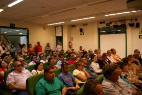 Asistentes a la asamblea de UP en Huelva