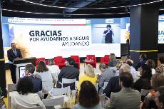 Imagen Carballeda interviniendo en atril.jpg