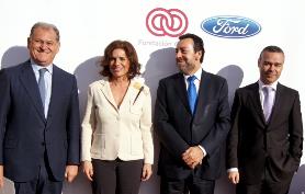 Miguel Carballeda Ana Botella y responsables de Ford