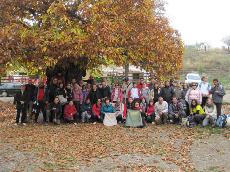 Grupo de afiliados a UP, simpatizantes y guías y voluntarios medioambientales en Hueneja