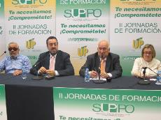 Mesa Felix Villar junto con Miguel Carballeda e Imelda Fernandez